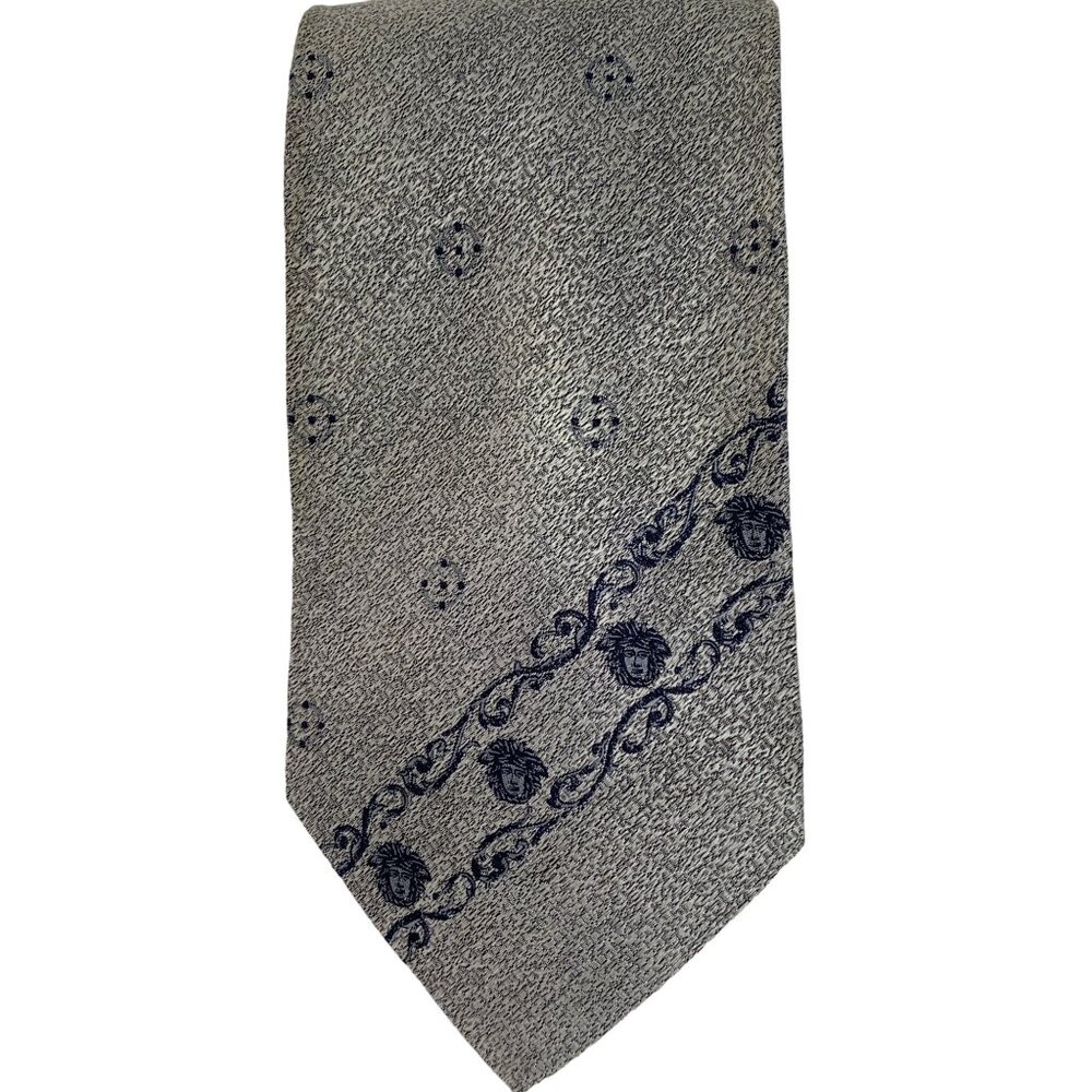 Mens Vintage Gianni Versace Neck Tie Grey Silk Medusa Logo Italy EUC 6836 - Picture 8 of 10